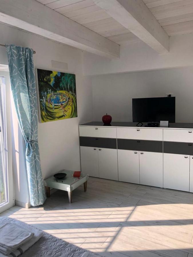 Un Capriccio - Ginepro Apartment Aieta Exterior photo